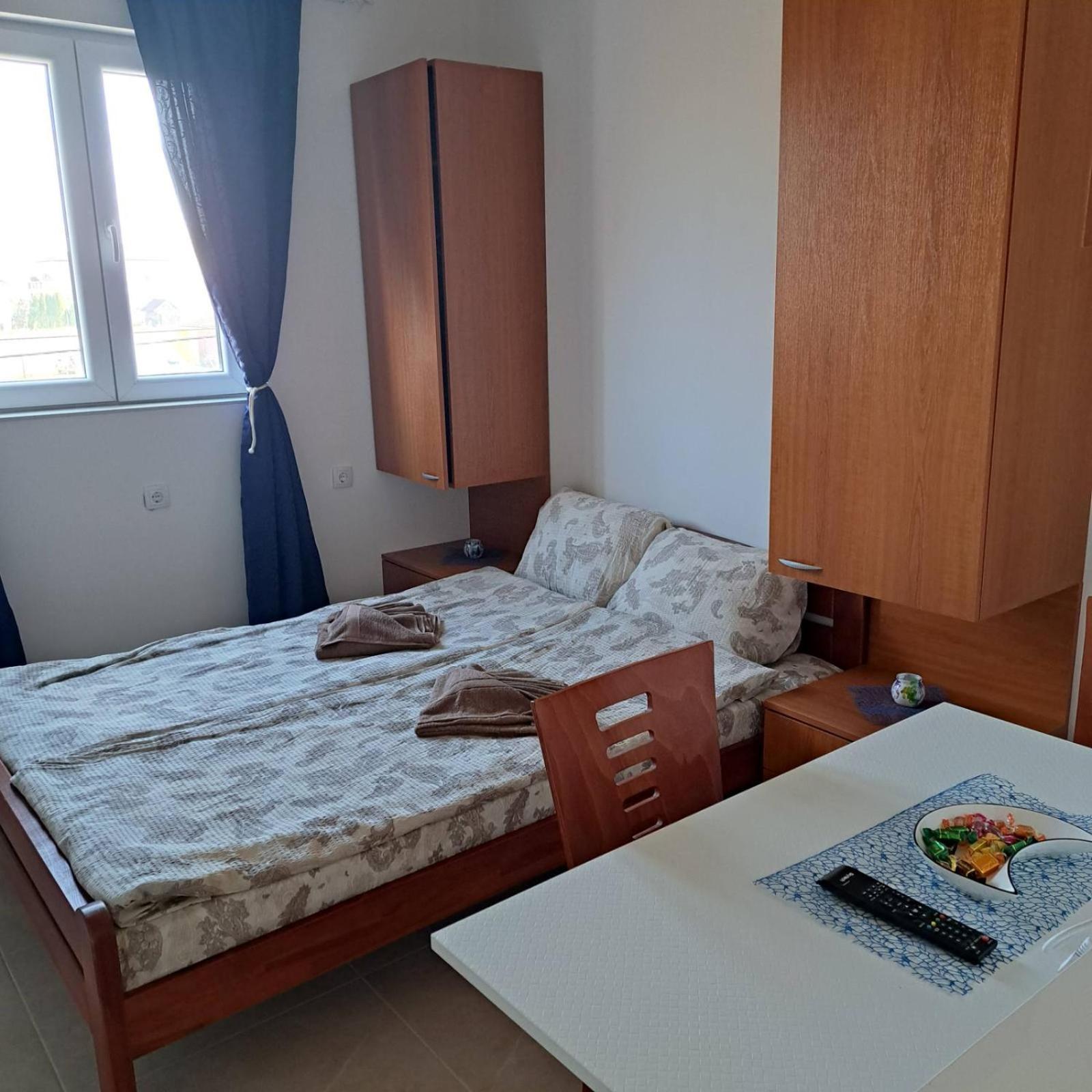 Libero Apartmani Surčin Cameră foto