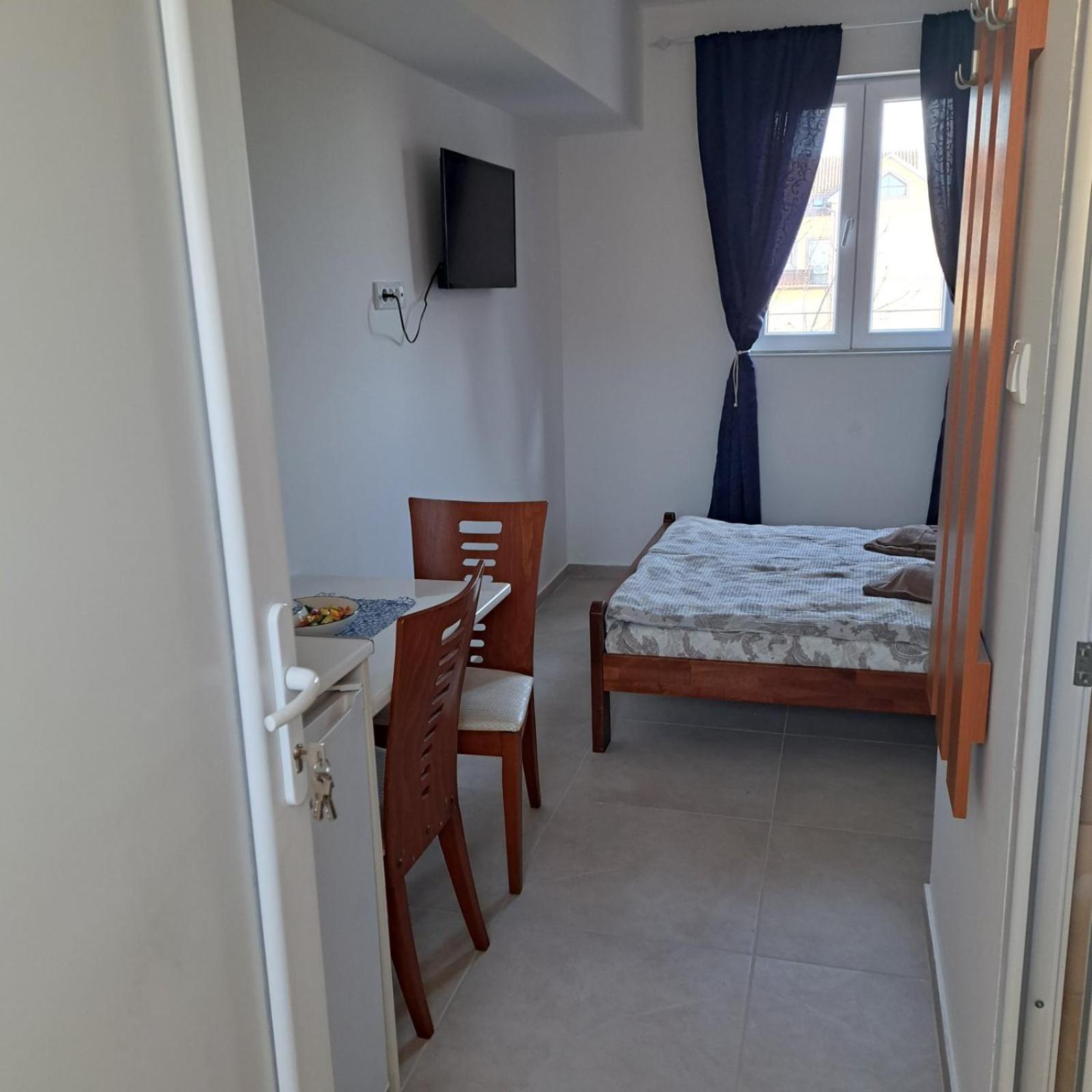 Libero Apartmani Surčin Cameră foto