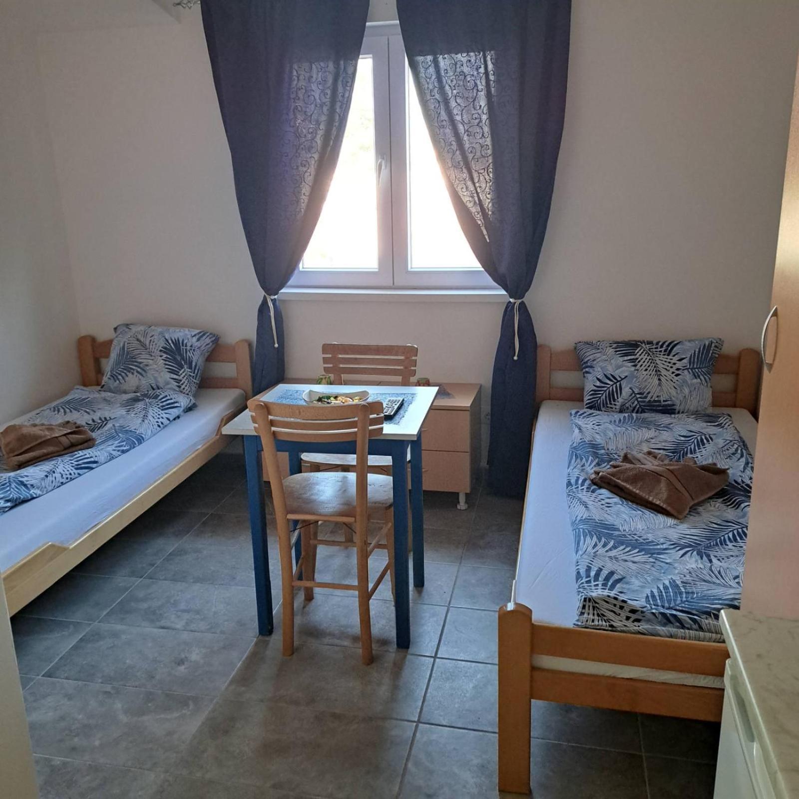Libero Apartmani Surčin Cameră foto